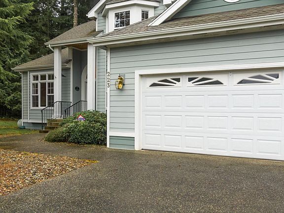 2nd image of 223 Edgewood Dr