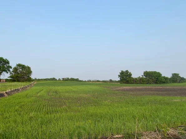 8860 Grace Ln N, Loretto, MN 55357