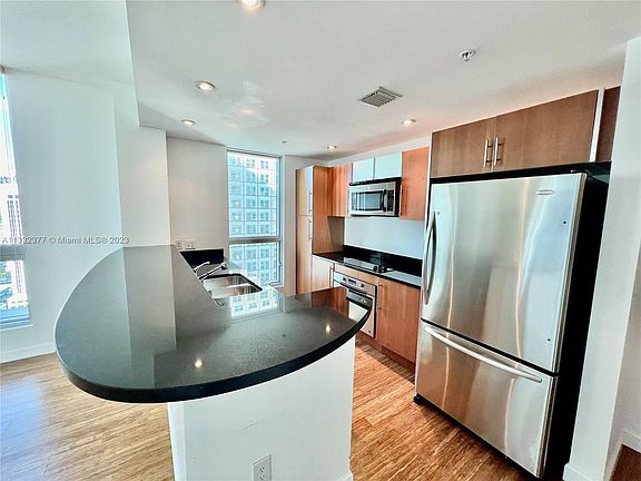 5th image of 300 S Biscayne Blvd APT 3001