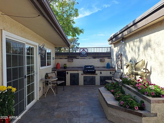 4th image of 6051 E Vernon Avenue