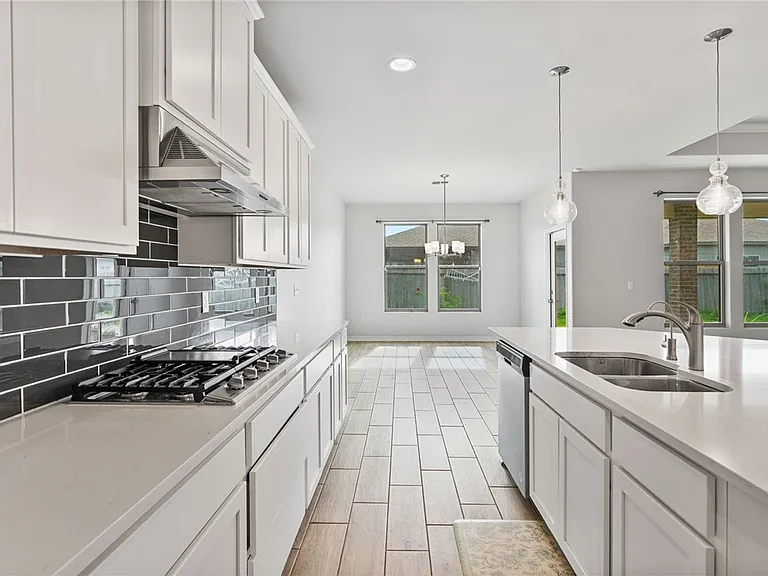 2677 Lannister Ln — Photo 7