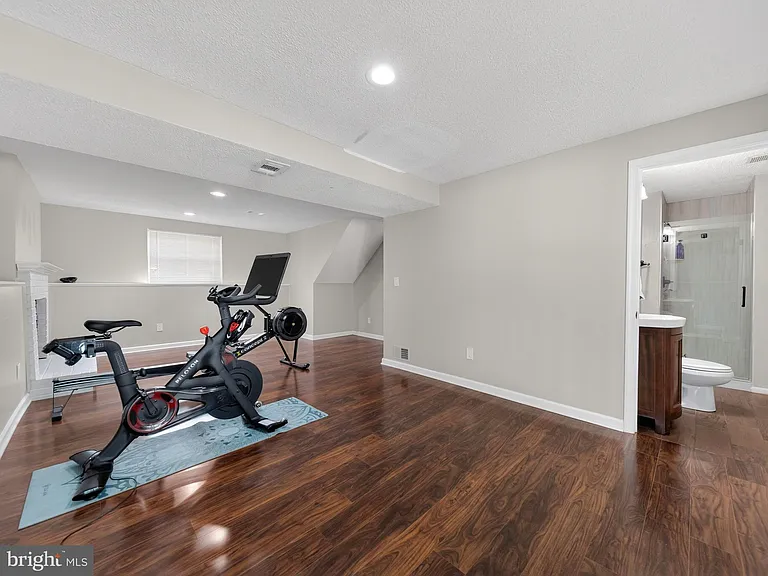 3806 Candlelight Ct — Photo 43