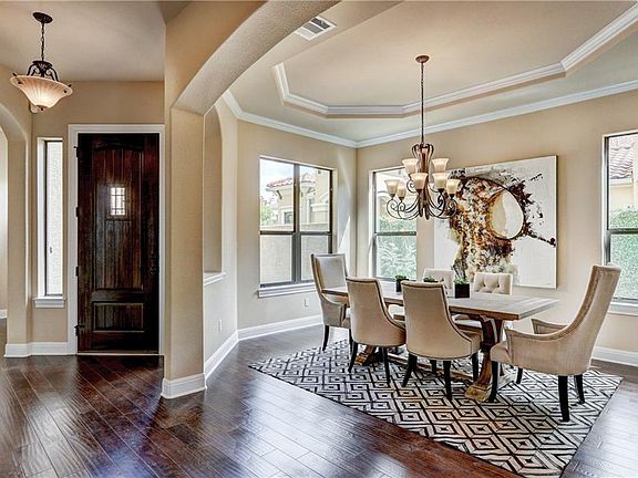 3rd image of 304 Indianwood Dr