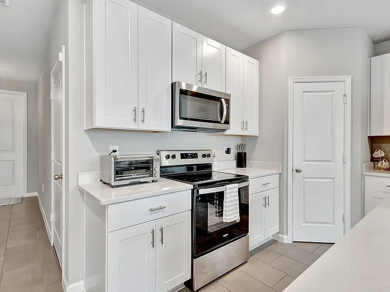 345 SE Angler Dr — Photo 11