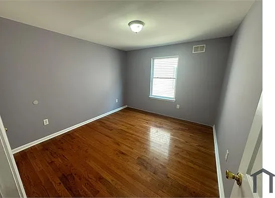 327 W Runyon St #1 — Photo 5