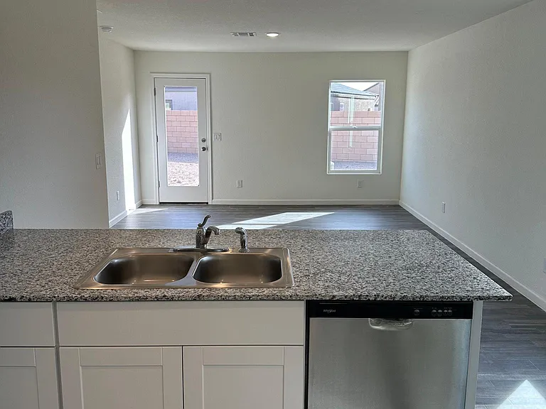 2412 Granite Cir — Photo 9