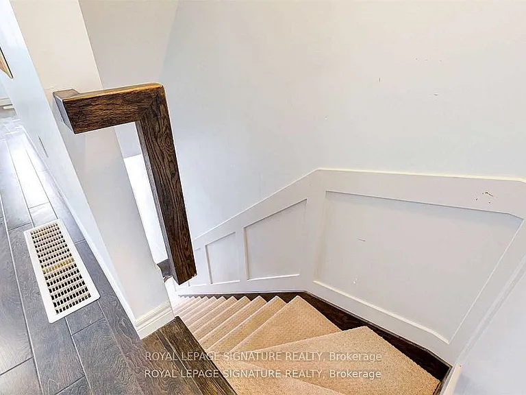 16 Whitehaven Ln #UPPER — Photo 4