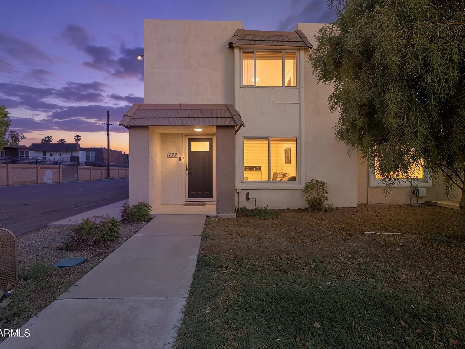 3 bed, 2.5 bath, 1408 sqft, $1,900 — Photo 1