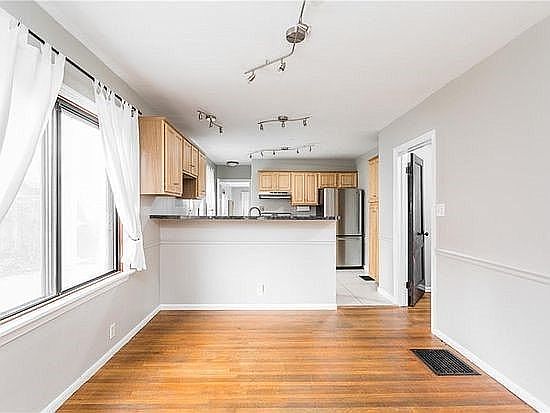3rd image of 6176 Carrollton Ave