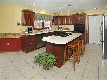2nd image of 1015 Calmar Dr
