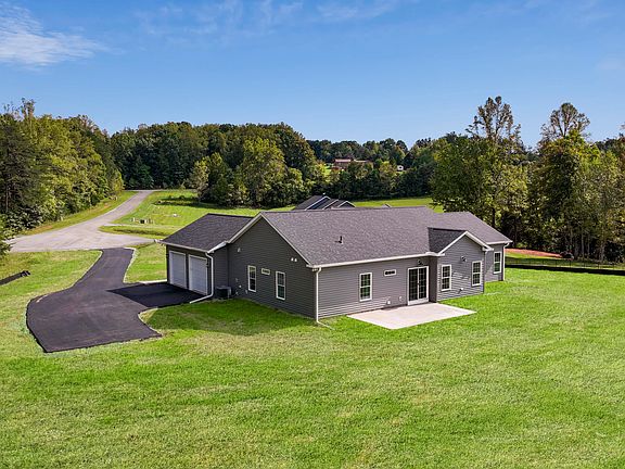 3rd image of 139 Belvior Cir
