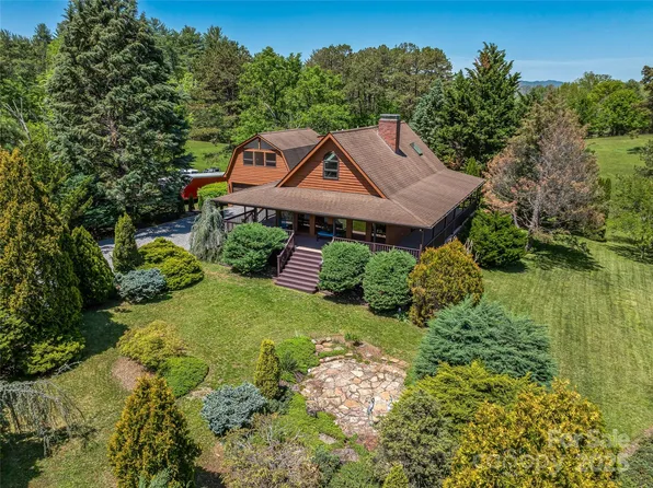 7 Hope Ln, Weaverville, NC 28787