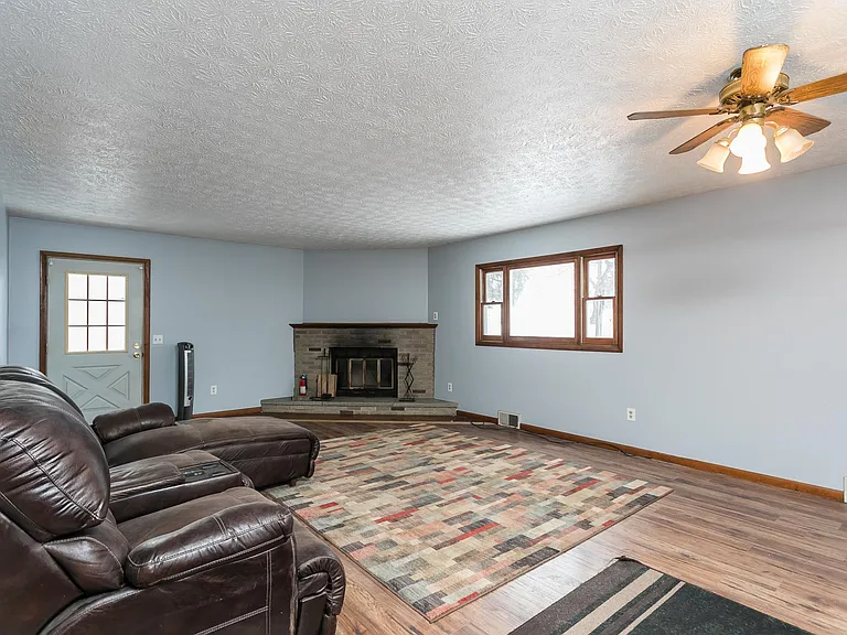 120 Weston Rd — Photo 17