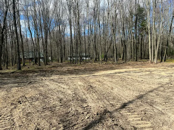 6754 Club House Dr E, Stanwood, MI 49346