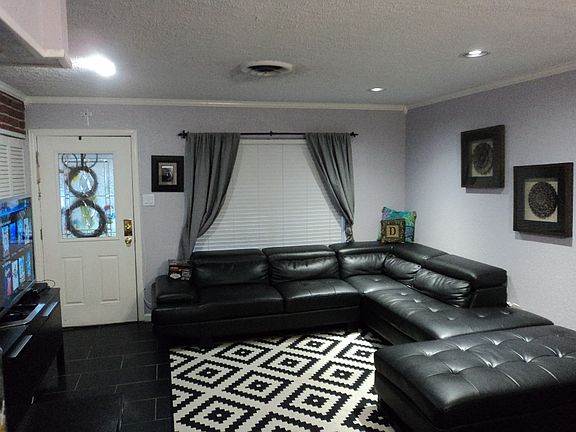 2nd image of 8327 Robin Hill Dr