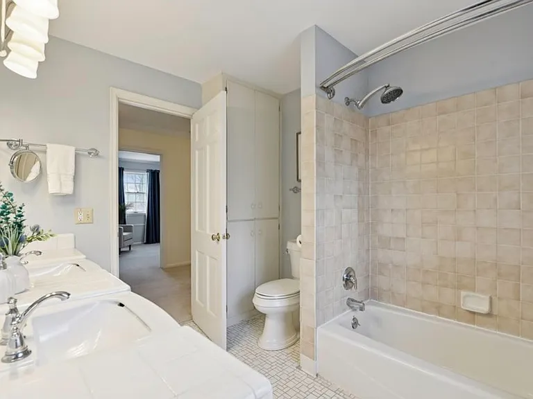 17901 Maple Hill Rd — Photo 11