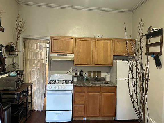 3rd image of 528 S 24th St #1F