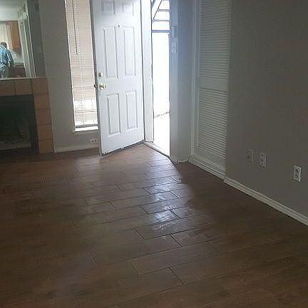 3rd image of 10001 Westpark Dr APT 91