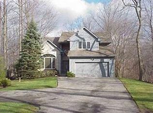 37705 Chagrin Blvd, Moreland Hills, OH 44022