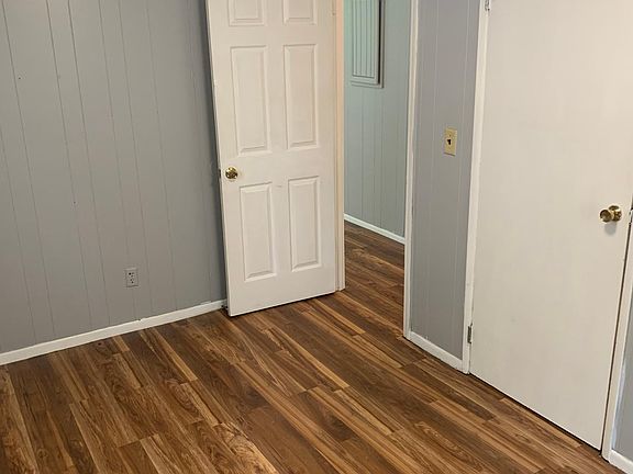 4th image of 606 College St #B