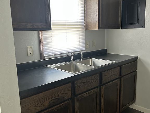 5th image of 2617 Smithfield Dr