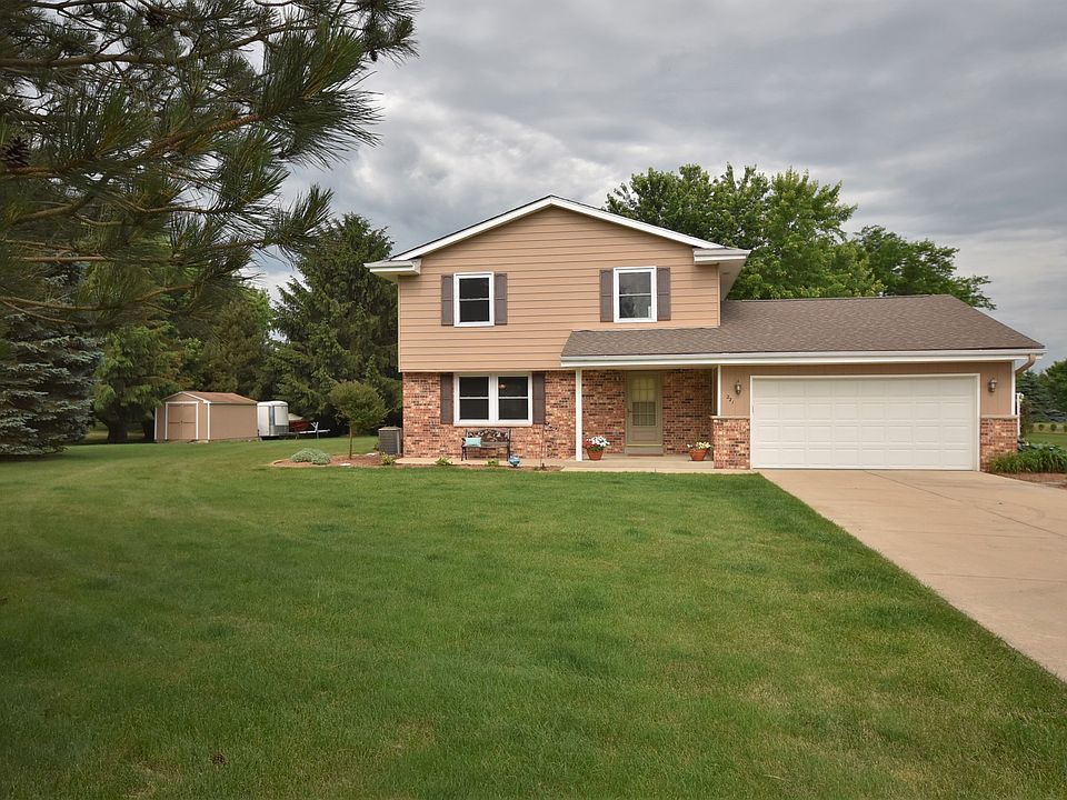 1st image of 221 Corby Dr