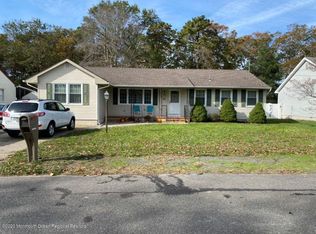 236 Oak Ln, Forked River, NJ 08731