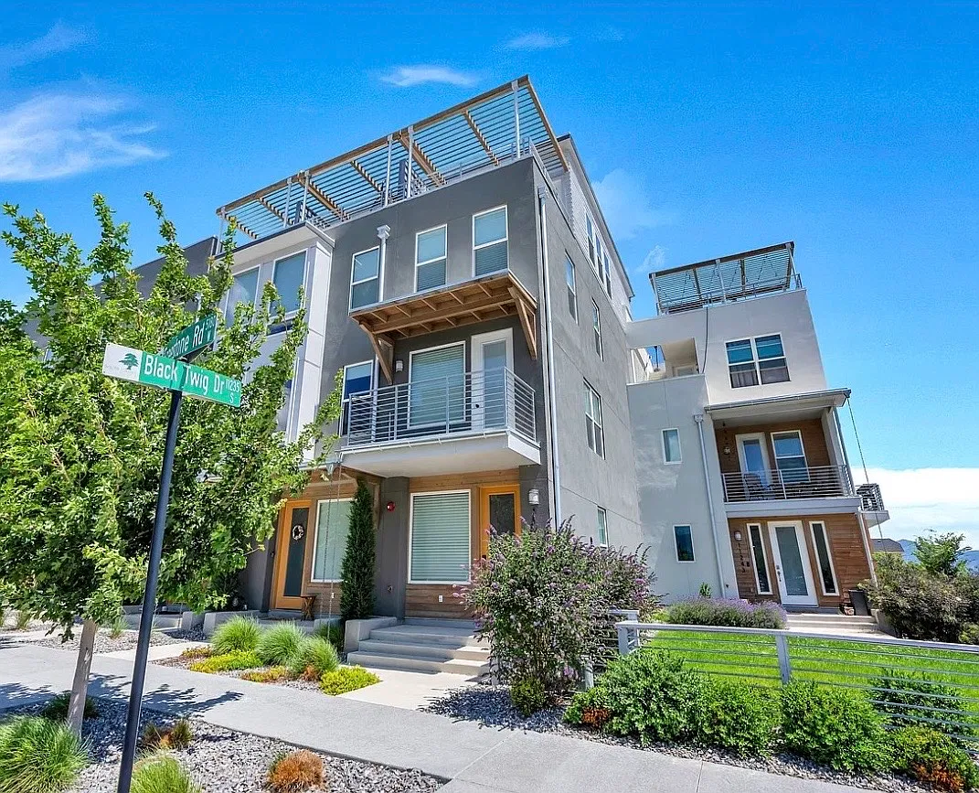 2 bed, 1.5 bath, 1596 sqft, $2,650 — Photo 1