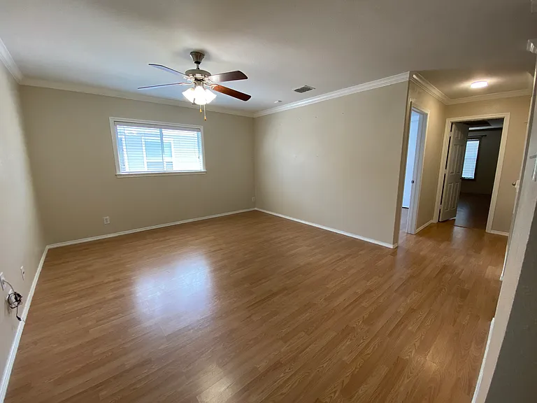 7940 Abbotts Pointe — Photo 8