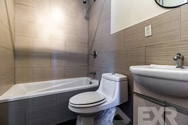 Rented by EXR | media 6