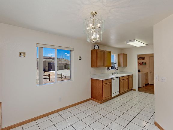3rd image of 1375 Arroyo Dr