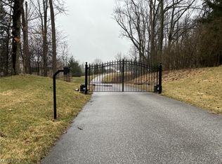 6610 Wallings Rd, Brecksville, OH 44141