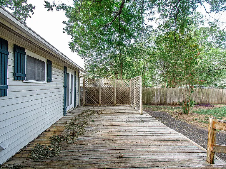 4510 Russell Dr — Photo 19