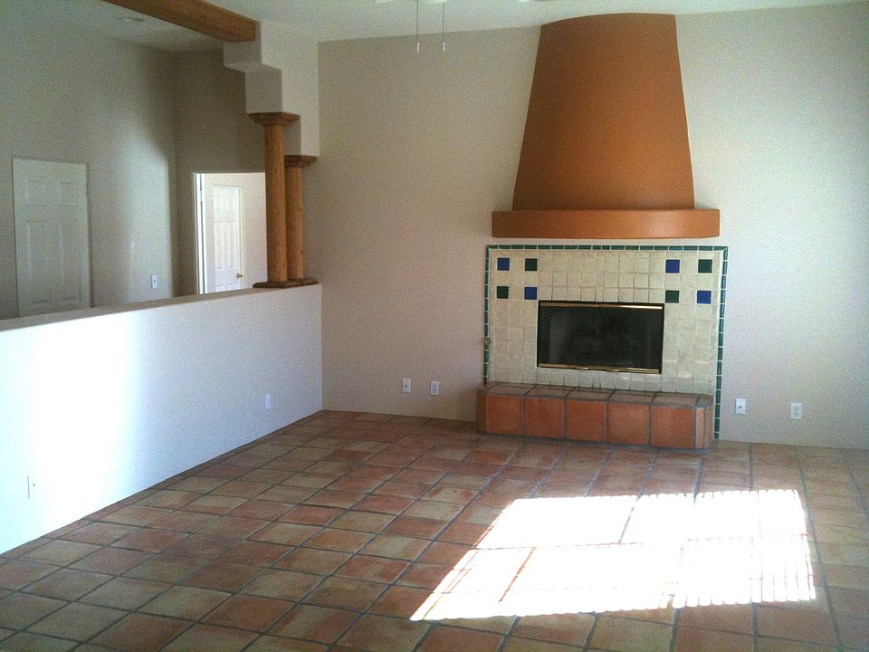 2nd image of 52370 Avenida Madero