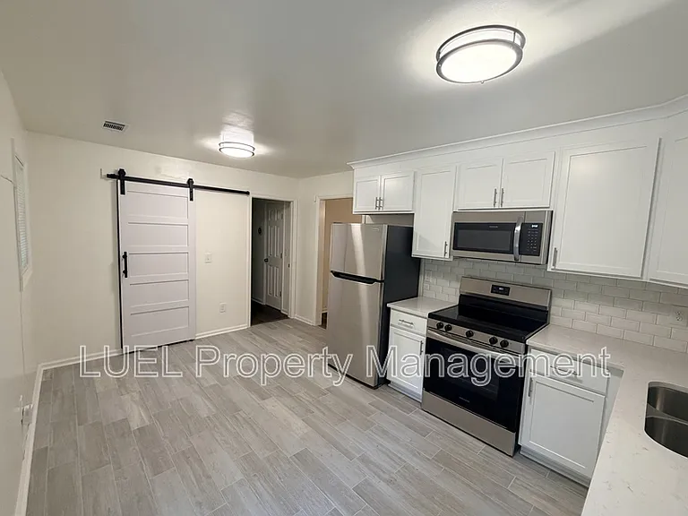 1050 Bedford Ave — Photo 6