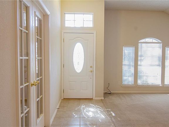 4th image of 813 Dawnlight Dr