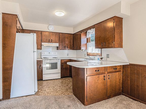 4th image of 3400 Las Vegas Dr NE