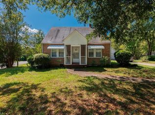 925 Fairway Ave, Thomasville, NC 27360