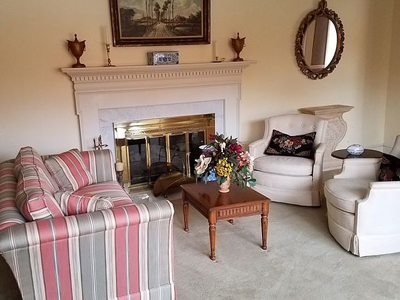 5th image of 563 Downing Dr