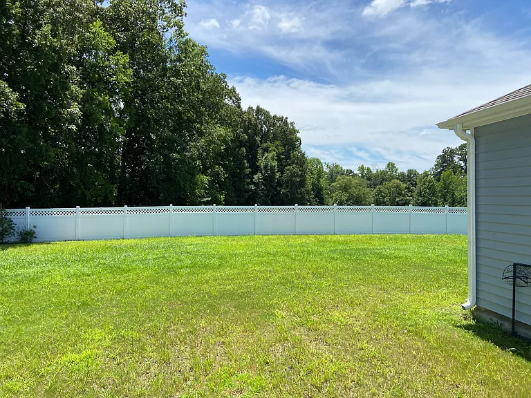 1251 Middlecrest Dr — Photo 19