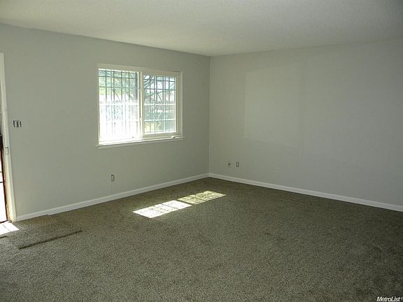 2nd image of 2266 Cambria Dr