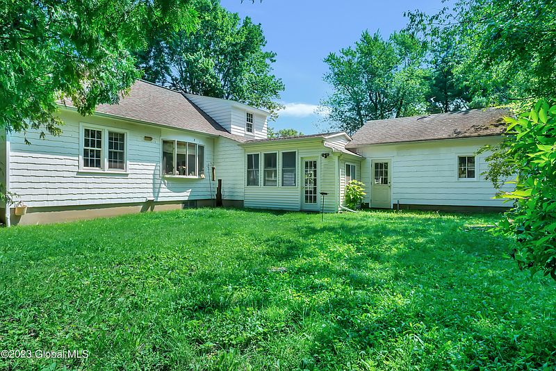 4th image of 1832 Providence Avenue