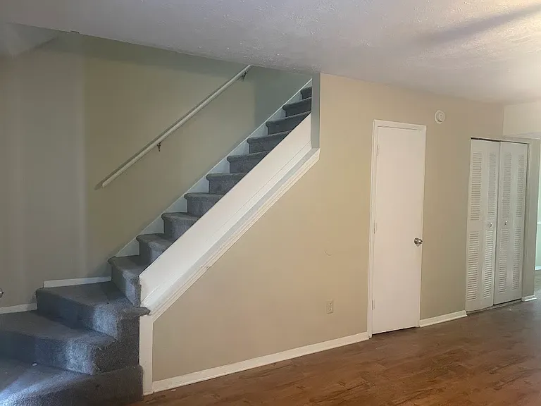 2896 Spruce Cir #2896 — Photo 4