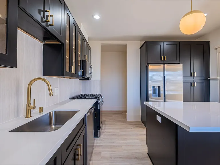 Catalina Residences — Photo 30