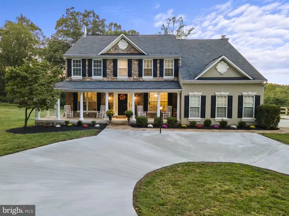 957 Coulson Ln, Bluemont, VA 20135