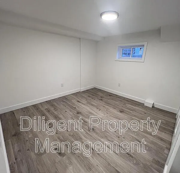 438 Bellevue St #LOWER — Photo 25