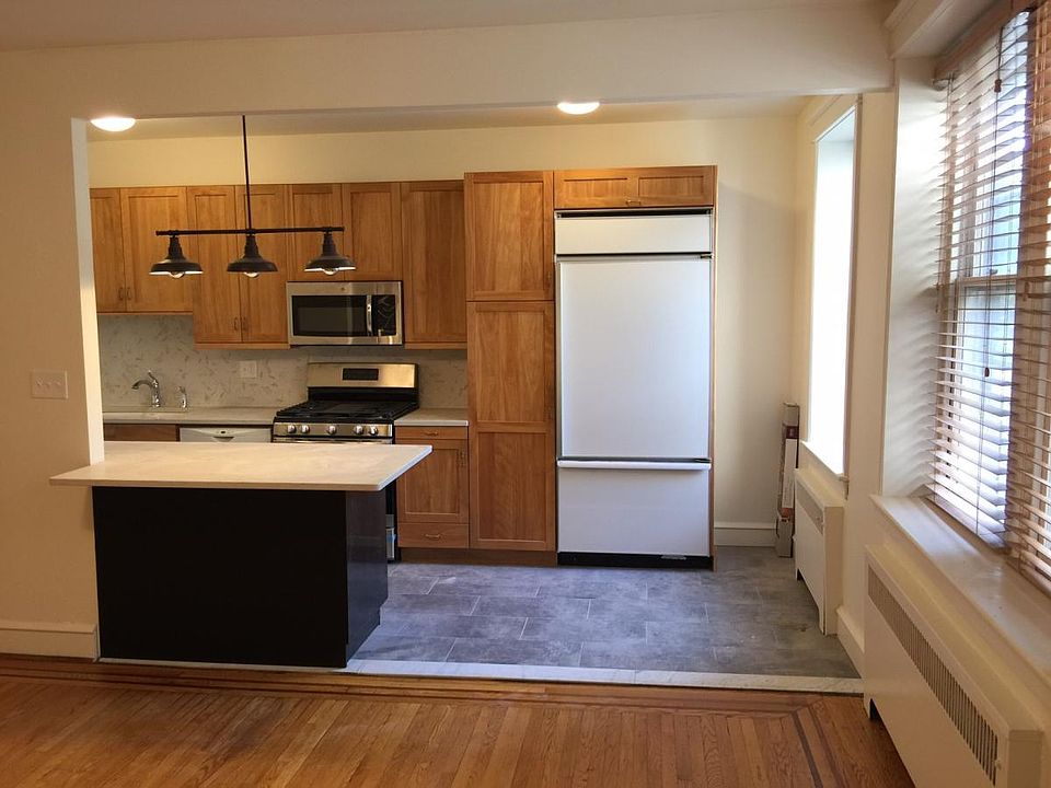 1st image of 812 Pine St #3