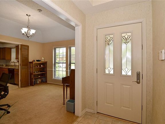 2nd image of 3215 Sugarbush Dr