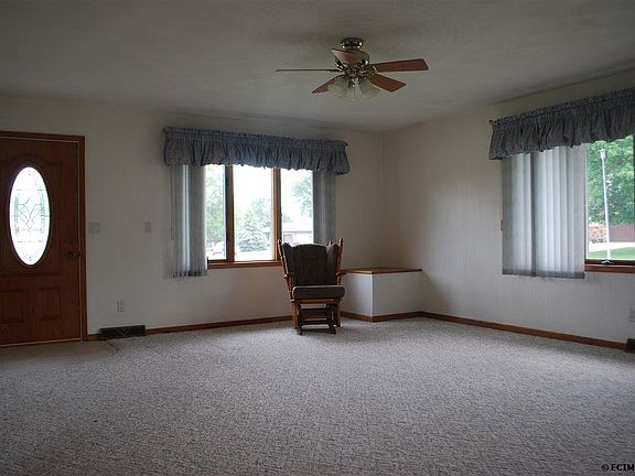 2nd image of 1427 1 1/2 St SW