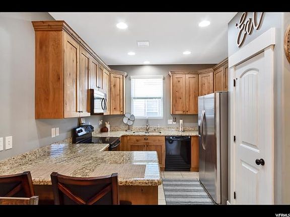 2nd image of 10368 S Millerton Dr